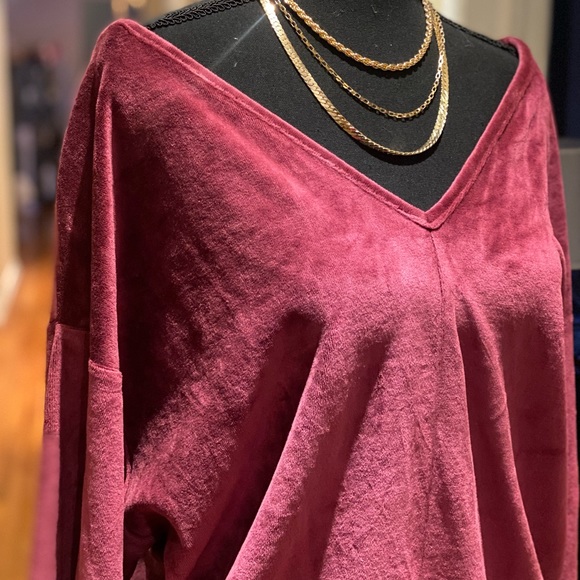 Sweater- on/off shoulder M/L - Picture 3 of 7